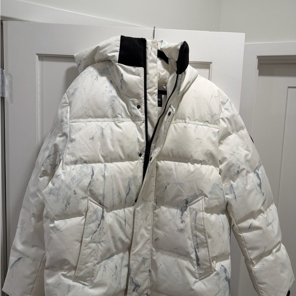 Men's White Patterned Ski Jacket - image 1